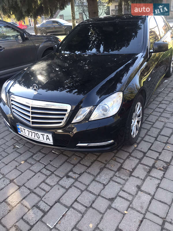 Седан Mercedes-Benz E-Class 2012 в Коломые