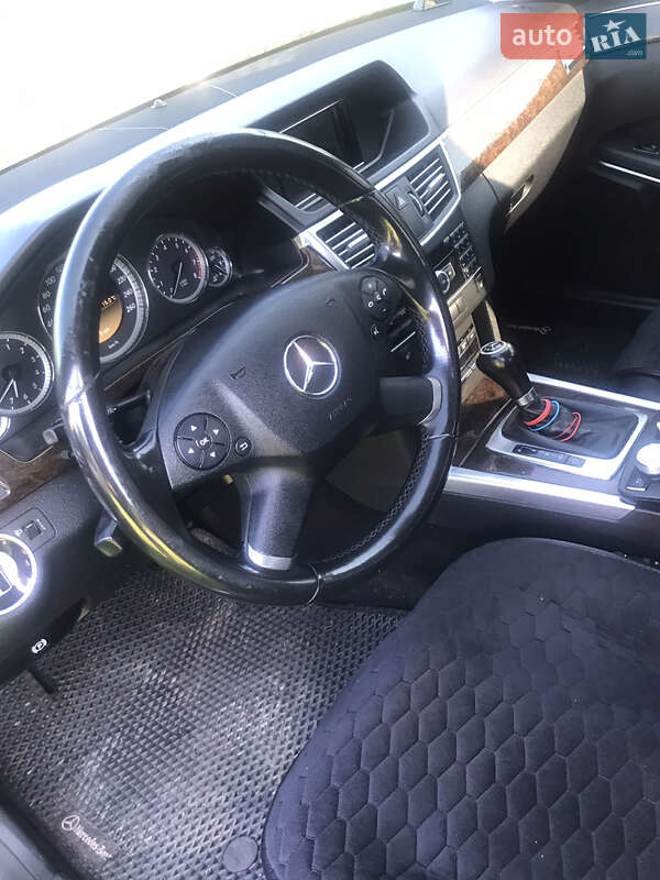 Седан Mercedes-Benz E-Class 2012 в Коломые