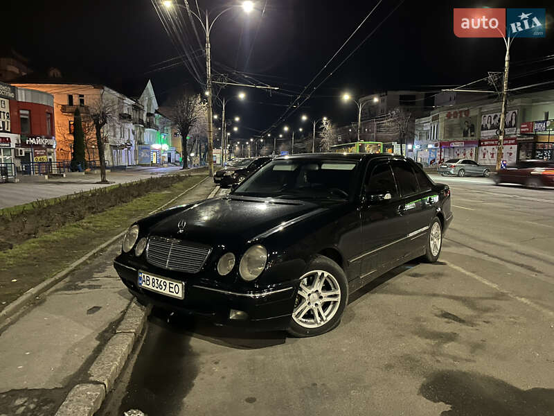 Седан Mercedes-Benz E-Class 2001 в 