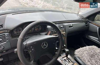 Седан Mercedes-Benz E-Class 2001 в 