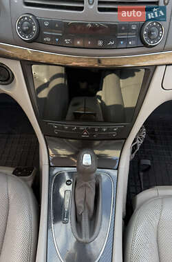 Седан Mercedes-Benz E-Class 2002 в 
