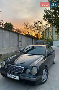Седан Mercedes-Benz E-Class 2001 в Сумах