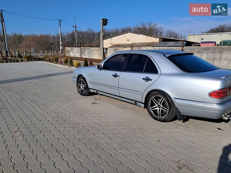 Седан Mercedes-Benz E-Class 1999 в Вапнярці