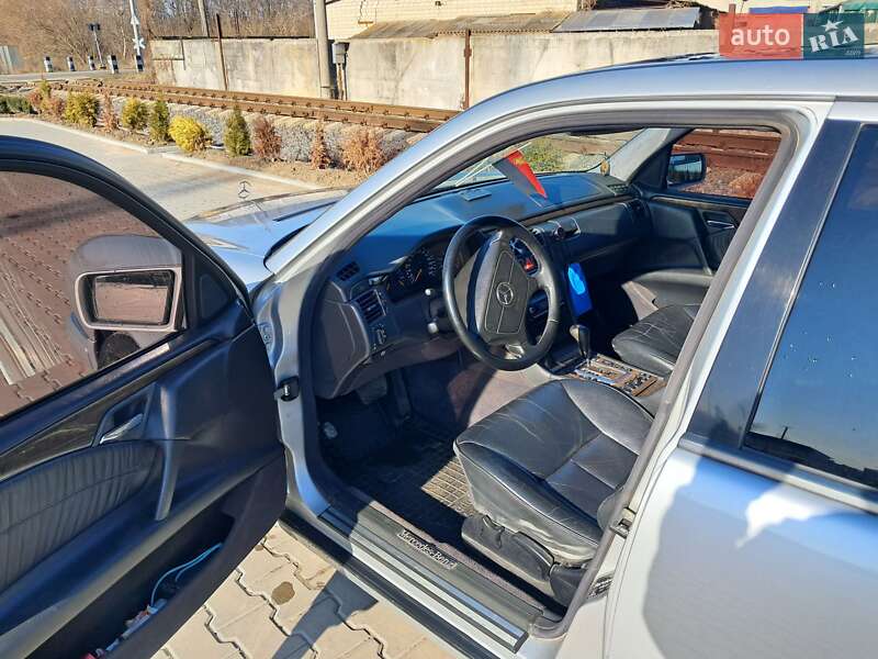 Седан Mercedes-Benz E-Class 1999 в Вапнярці