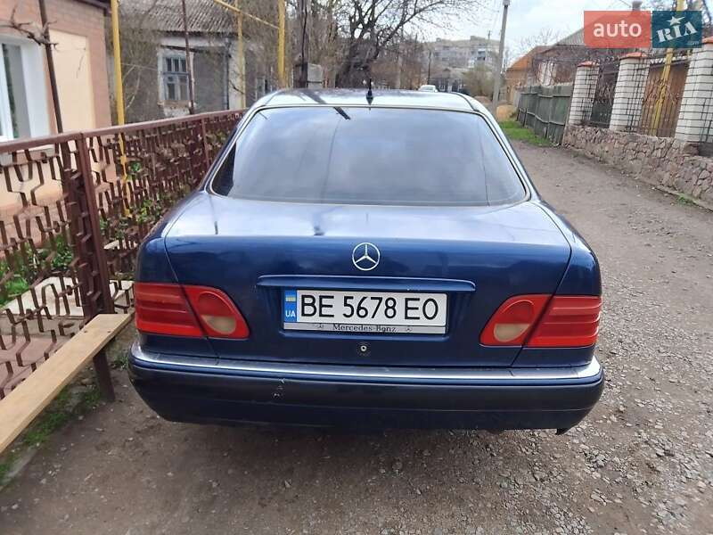 Седан Mercedes-Benz E-Class 1998 в Первомайську