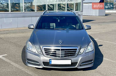 Універсал Mercedes-Benz E-Class 2012 в 