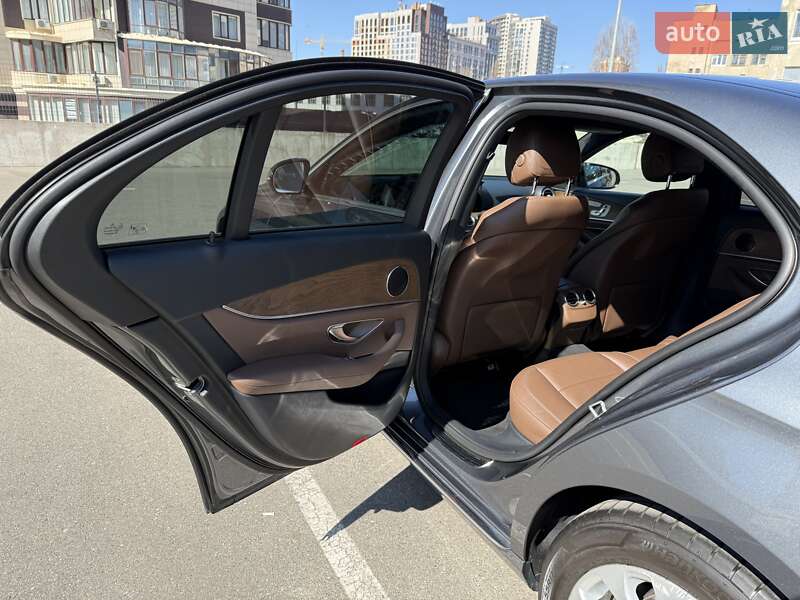 Седан Mercedes-Benz E-Class 2018 в Киеве