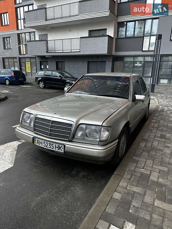 Mercedes-Benz E-Class 1994