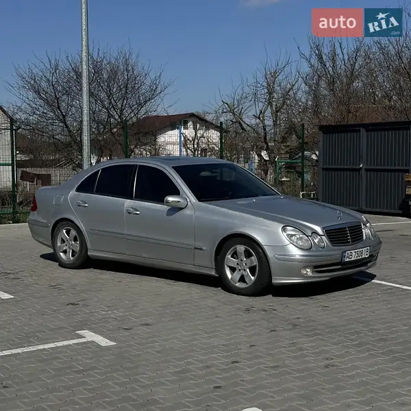 Седан Mercedes-Benz E-Class 2002 в 