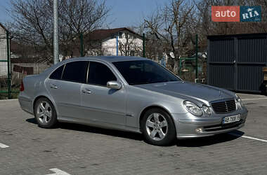 Седан Mercedes-Benz E-Class 2002 в Киеве