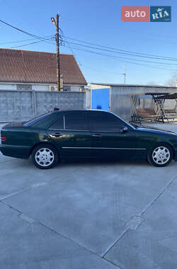 Седан Mercedes-Benz E-Class 1997 в 