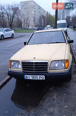 Седан Mercedes-Benz E-Class 1988 в Києві
