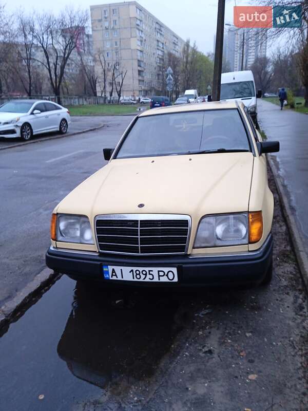 Mercedes-Benz E-Class 1988