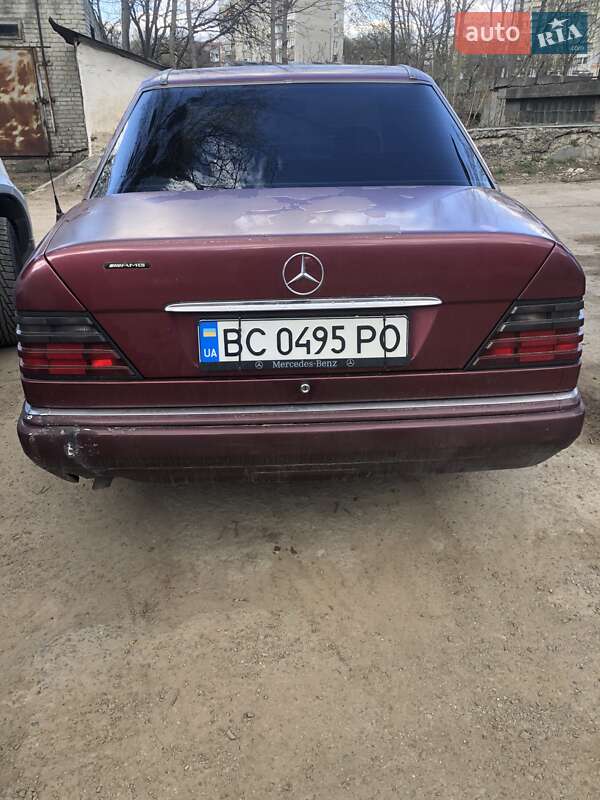 Седан Mercedes-Benz E-Class 1993 в Львові