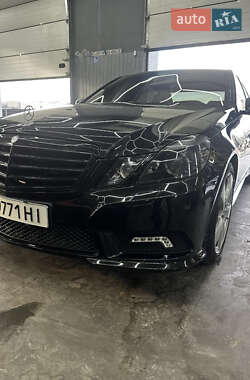 Седан Mercedes-Benz E-Class 2010 в Львове