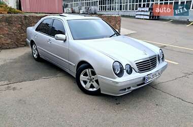 Седан Mercedes-Benz E-Class 2000 в 