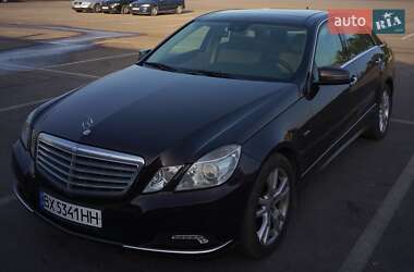 Седан Mercedes-Benz E-Class 2010 в 