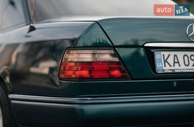 Седан Mercedes-Benz E-Class 1994 в 