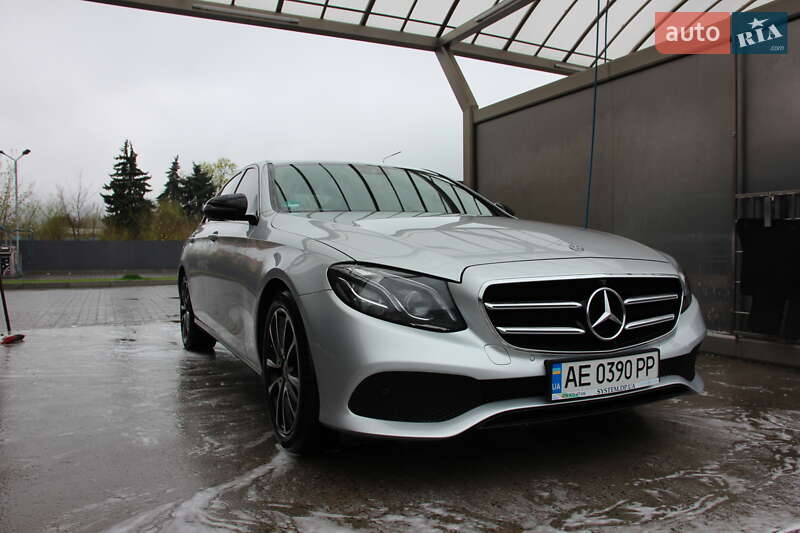 Седан Mercedes-Benz E-Class 2017 в Днепре