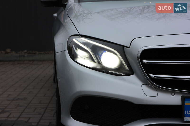 Седан Mercedes-Benz E-Class 2017 в Днепре