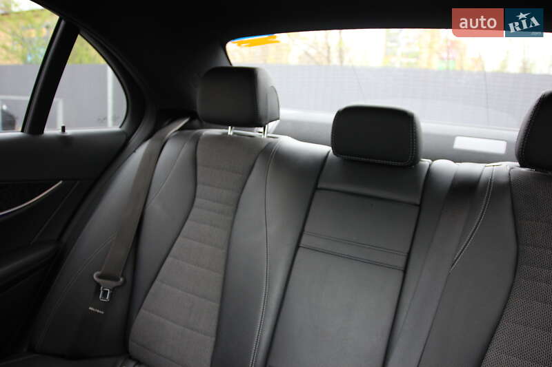 Седан Mercedes-Benz E-Class 2017 в Днепре