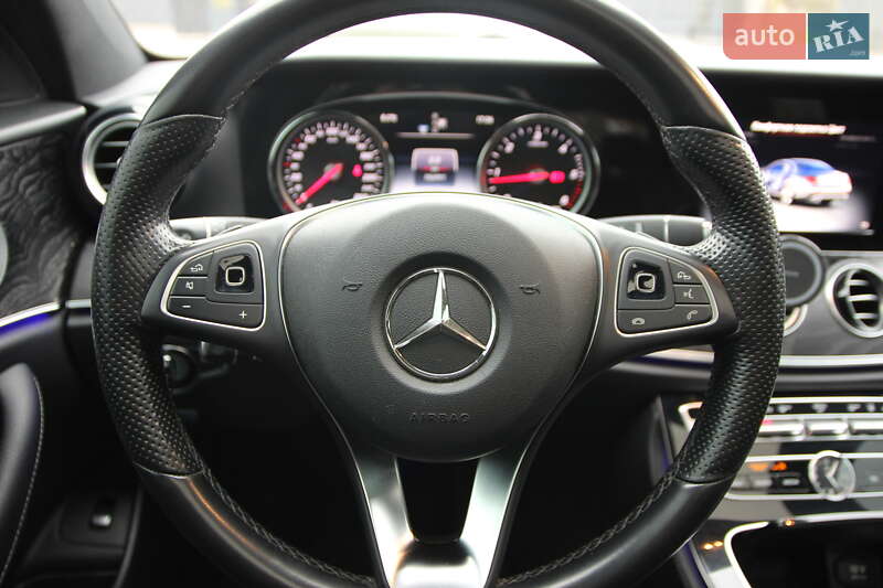 Седан Mercedes-Benz E-Class 2017 в Днепре