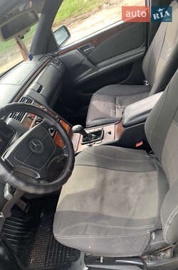 Седан Mercedes-Benz E-Class 1995 в 