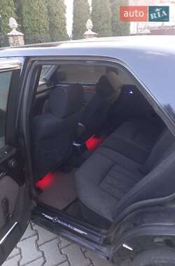 Седан Mercedes-Benz E-Class 1992 в 
