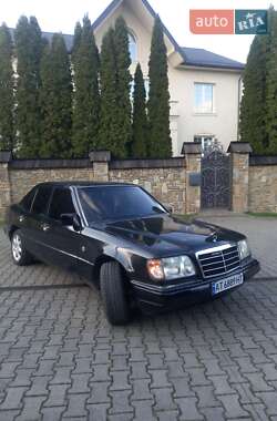 Седан Mercedes-Benz E-Class 1992 в 