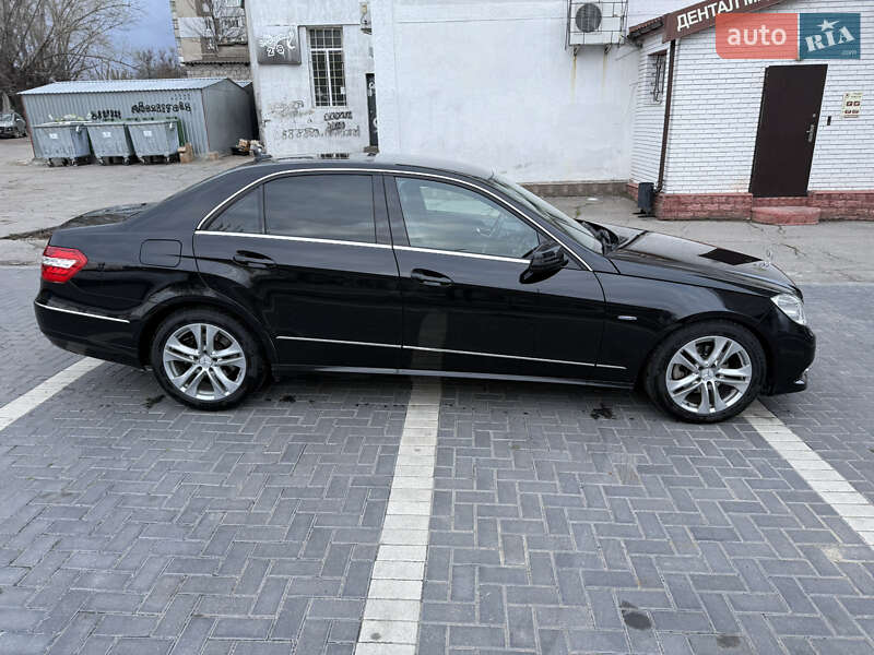 Седан Mercedes-Benz E-Class 2012 в Кропивницькому