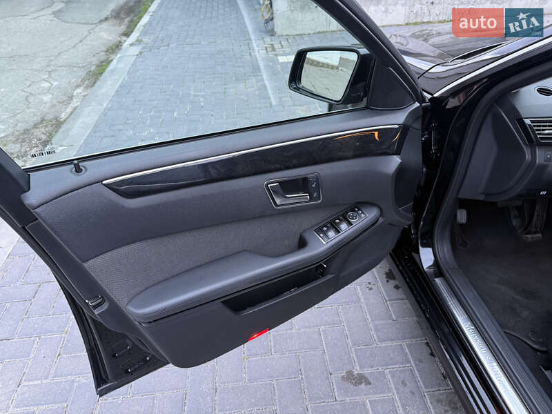Седан Mercedes-Benz E-Class 2012 в Кропивницькому