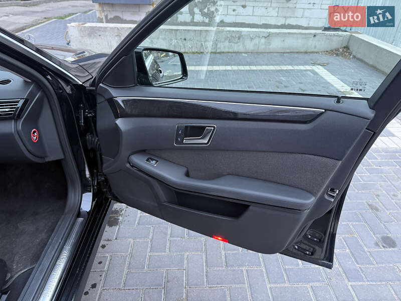 Седан Mercedes-Benz E-Class 2012 в Кропивницькому