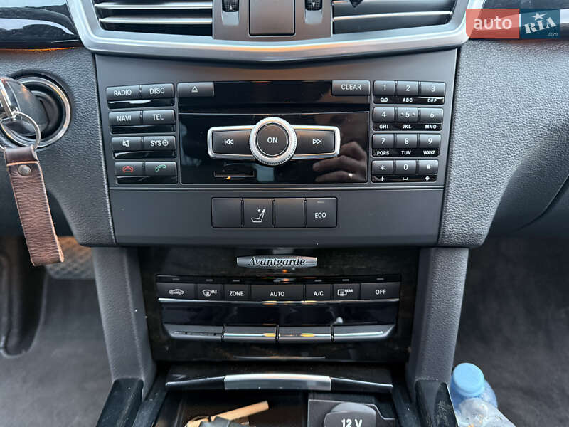 Седан Mercedes-Benz E-Class 2012 в Кропивницькому