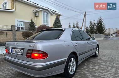 Седан Mercedes-Benz E-Class 2000 в 