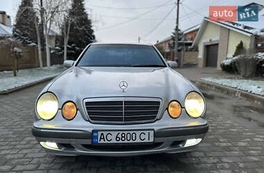 Седан Mercedes-Benz E-Class 2000 в 