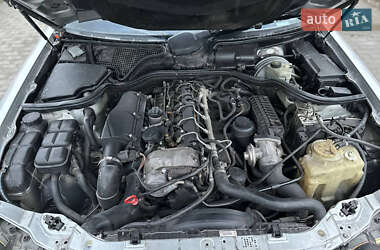 Седан Mercedes-Benz E-Class 2000 в 