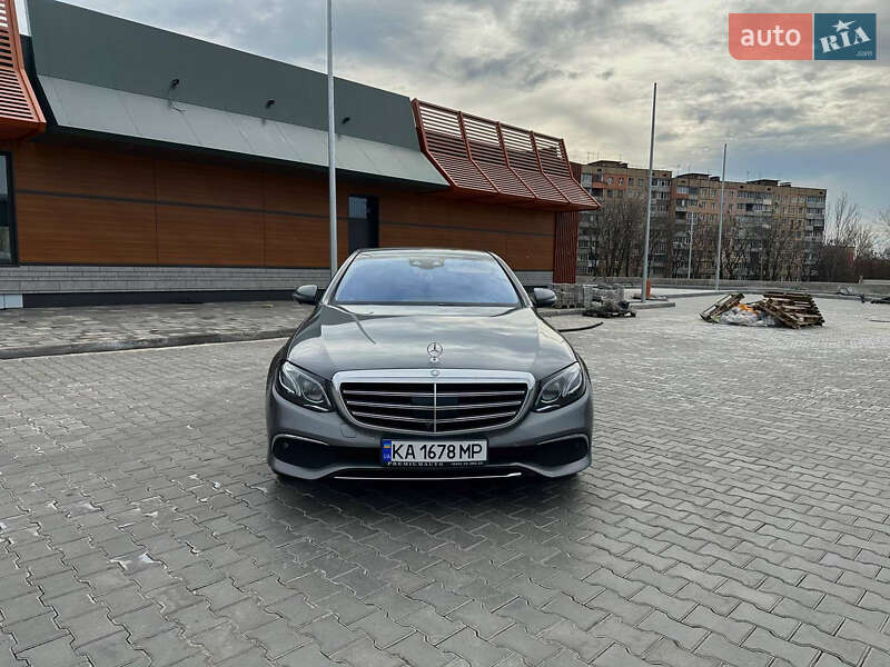Седан Mercedes-Benz E-Class 2016 в Кривом Роге