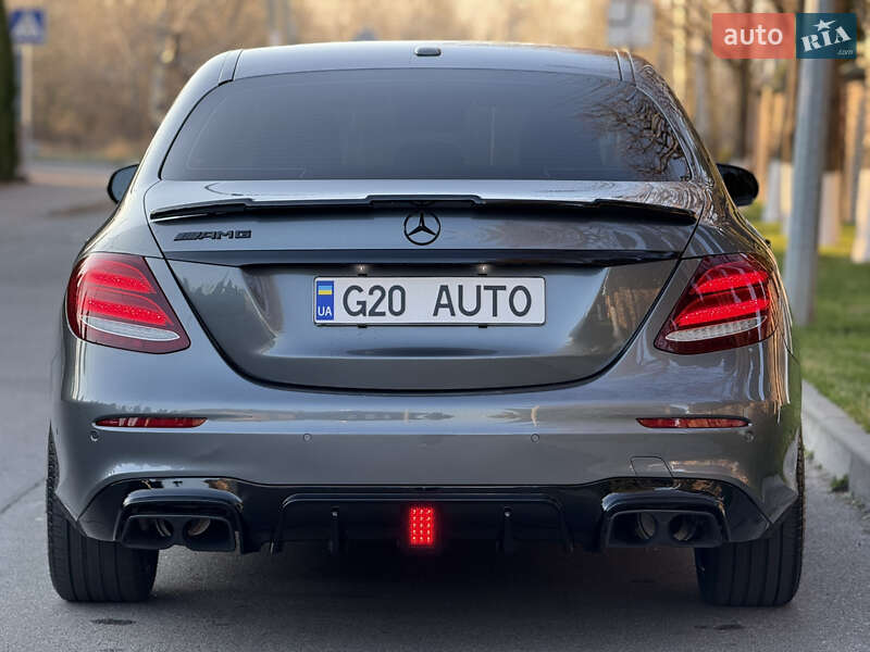 Седан Mercedes-Benz E-Class 2017 в Києві