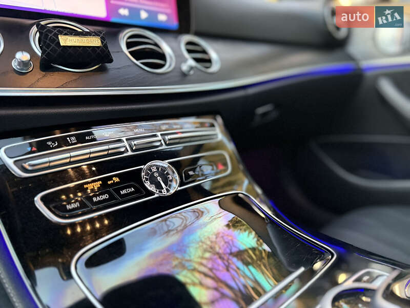 Седан Mercedes-Benz E-Class 2017 в Києві