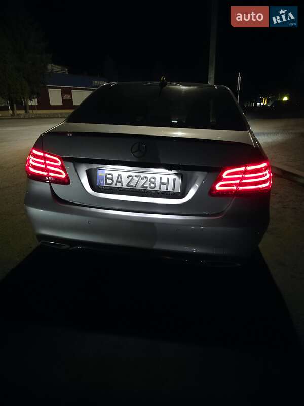 Седан Mercedes-Benz E-Class 2013 в Умані