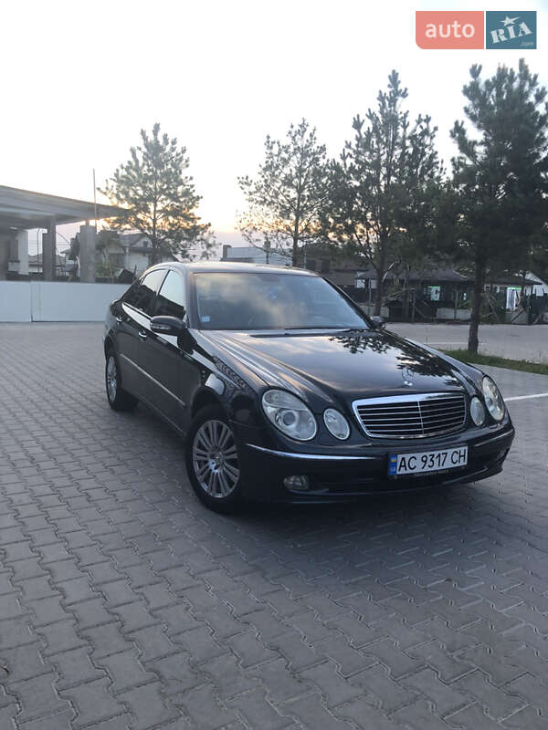 Седан Mercedes-Benz E-Class 2002 в 