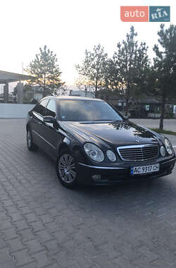 Седан Mercedes-Benz E-Class 2002 в 
