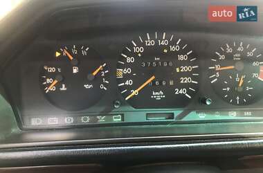 Седан Mercedes-Benz E-Class 1990 в 