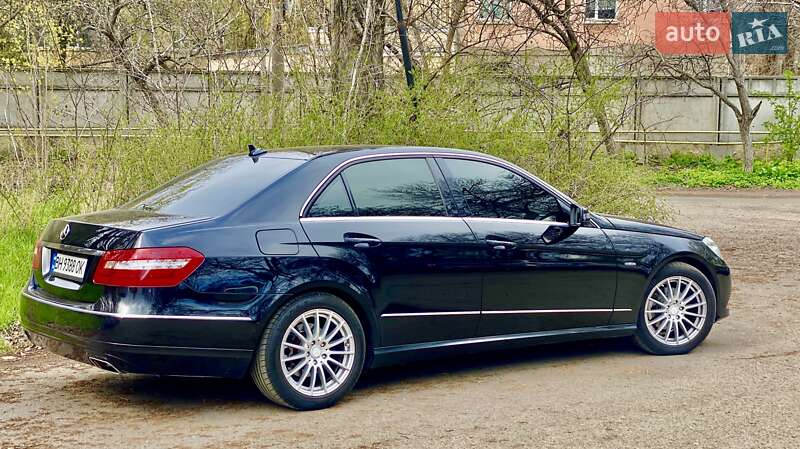 Mercedes-Benz E-Class 2011
