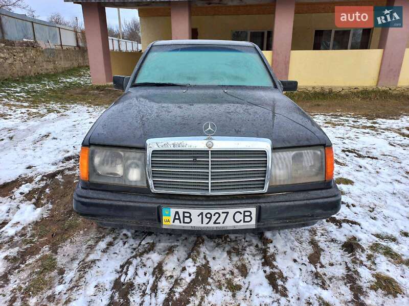 Седан Mercedes-Benz E-Class 1988 в 