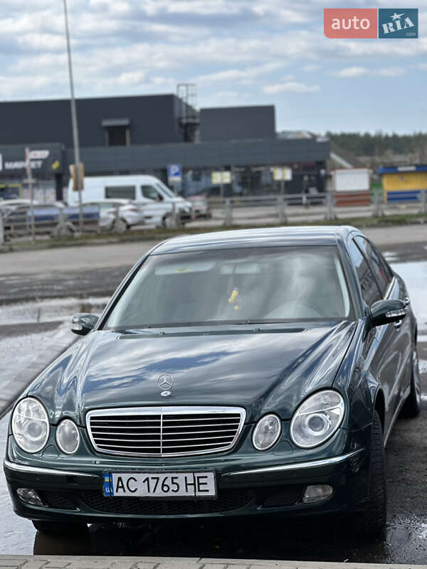 Седан Mercedes-Benz E-Class 2003 в Луцке