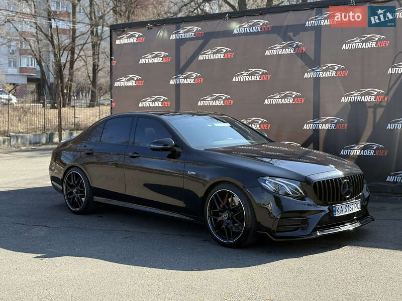 Седан Mercedes-Benz E-Class 2017 в 