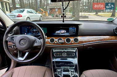 Седан Mercedes-Benz E-Class 2016 в 