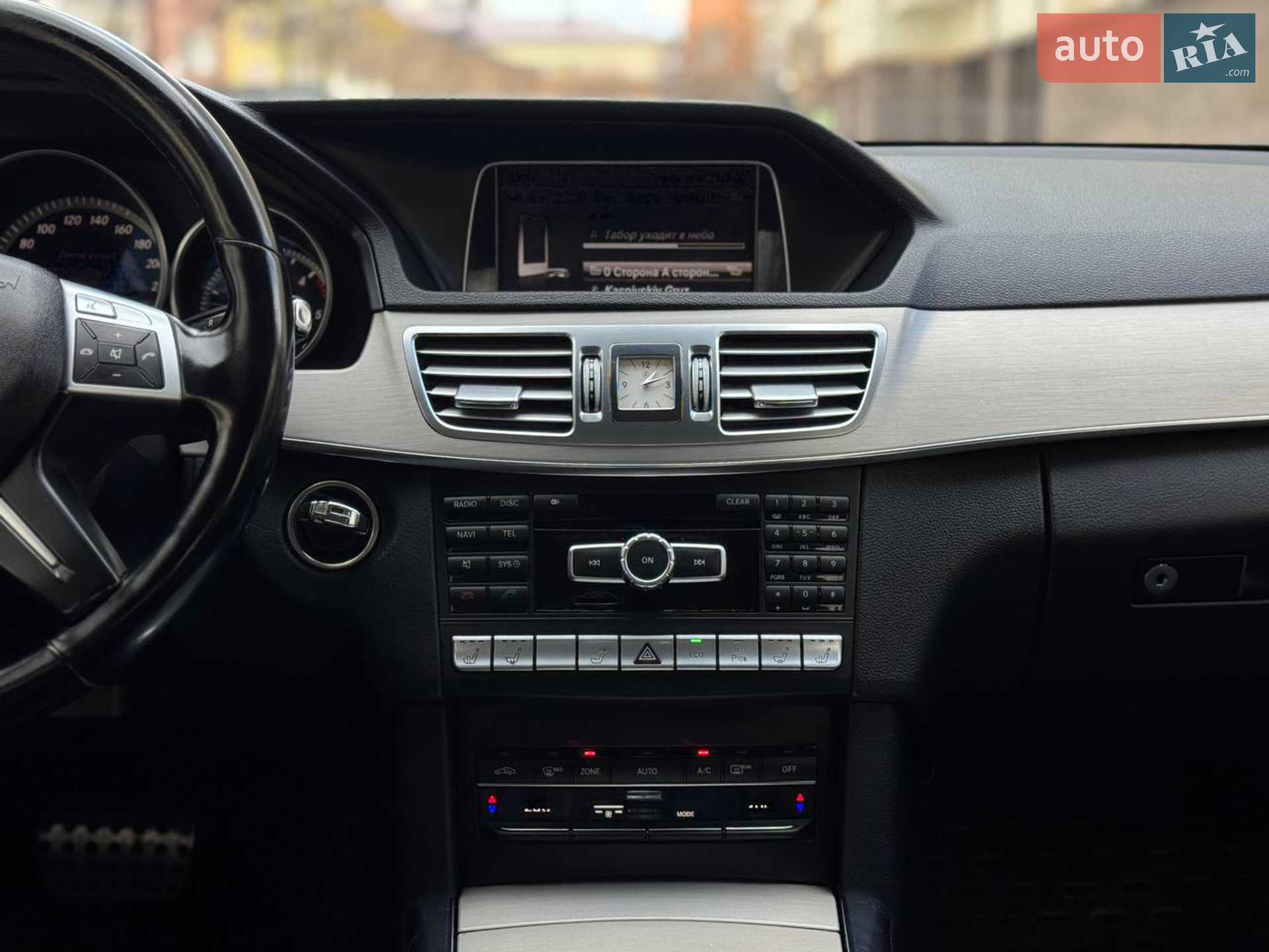 2013 Mercedes-Benz E-klasse - мініатюра 23