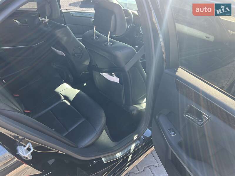 Седан Mercedes-Benz E-Class 2010 в Ровно